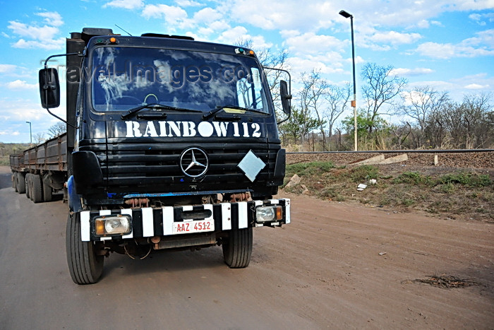 zimbabwe64: Victoria Falls, Matabeleland North, Zimbabwe: Mercedes truck at the Zimbabwe-Zambia border post - intense truck traffic crosses the border, specially carrying copper from DR Congo - 'Rainbow 112' - photo by M.Torres - (c) Travel-Images.com - Stock Photography agency - Image Bank