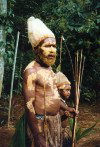 Papua New Guinea - Highlands: an archer (photo by G.Frysinger)
