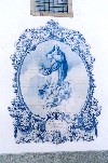 Portugal - Guimares: the Virgin in tiles - a Virgem Maria em azulejos - largo Martins Sarmento - oferta da Aco Catlica Feminina - Estado Novo - photo by M.Durruti