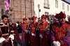 Portugal - Braga: men in red - Holy Week procession / procisso da semana santa (photo by F.Rigaud)