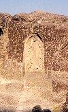 Torre - Serra da Estrela: the Virgin carved on the granite / a Virgem esculpida no granito - peregrinao no 2 domingo de Agosto - photo by M.Durruti