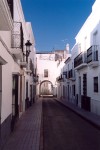 Olivena: rua estreita / narrow street