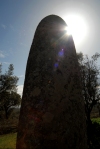 Almendres: menhir - worshiping the sun / menir - adorao do sol  - photo by M.Durruti