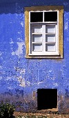 Portugal - Algarve - Odelouca: blue and yellow farmhouse - casa rural azul e amarela - photo by T.Purbrook