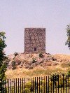 Guarda: torre num monte rochoso - photo by M.Durruti