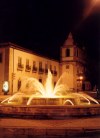 Portugal - Pombal: by night - fountain / vista nocturna - photo by M.Durruti