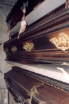 Portugal - Lisbon: cemitrio dos Prazeres - caixes dentro de um jazigo / Prazeres cemetery - coffins in a small mausoleum - photo by M.Durruti