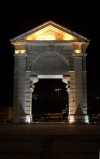 Portugal - Lisboa: Arco na Praa de Espanha / Lisbon: Arch at the Square of Spain - nocturnal - photo by M.Durruti