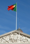 Portugal - Lisbon: City Hall - pediment and flag / Lisbon / LIS: Cmara Municipal - Praa do Municpio - photo by M.Durruti