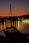 Portugal - Porto: barco rabelo e o Douro - vista nocturna / Rabelo boat and the Douro - nocturnal - photo by F.Rigaud