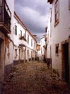 Portugal - Santarm: S shaped alley (viela) - photo by M.Durruti
