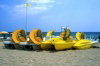Portugal - Algarve - Alvor: gaivotas amarelas - praia Torralta / yellow pedaloes - Torralta beach (photo by D.S.Jackson)