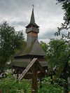 Ieud, Maramures county, Transylvania, Romania: UNESCO listed wooden church and cemetery - Church of the Nativity of the Virgin - Salistea de Sus - photo by J.Kaman