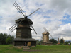 Russia - Suzdal - Vladimir oblast: two windmills - Museum of wooden architecture & peasant life - photo by J.Kaman