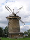 Russia - Suzdal - Vladimir oblast: timber windmill - Museum of wooden architecture & peasant life - photo by J.Kaman