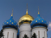 Russia - Sergiev Posad - Moscow oblast: blue and gold onion domes - Trinity Monastery of St Sergius - Assumption Cathedral - Trinity Lavra - Golden Ring - former Zagorsk - photo by J.Kaman