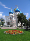 Russia - Sergiev Posad - Moscow oblast: Trinity Monastery of St Sergius - garden and Assumption Cathedral - photo by J.Kaman