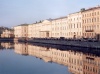 Russia - St. Petersburg: facades on the water (photo by Miguel Torres)
