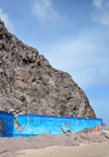 Fort Bay, Saba: harbour welcome mural - under the cliffs - photo by M.Torres