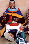 Gauteng province, South Africa: tribal woman weaving - photo by C.Abalo