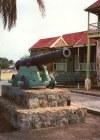 Saint Eustatius / Statia / Sint Eustatius / EUX: Oranjestad: cannon in front of the Museum (photo by Galen Frysinger)