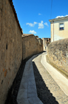 Tuili, Medio Campidano province, Sardinia / Sardegna / Sardigna: narrow street in the town center - centro storico - photo by M.Torres