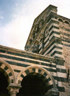 Codrongianos, Province of Sassari, Sardinia: the Saccargia abbey - Basilica of the Holy Trinity of Saccargia - Tuscan Romanesque style - black basalt and white - photo by G.Frysinger