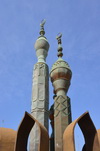 Jeddah, Mecca Region, Saudi Arabia: brass minarets with crescent alems, Duar Kharjiya roundabout - Al Baya Square / Midan Al Baya - Al-Balad district - photo by M.Torres