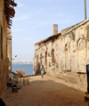 Senegal - Gore Island: ruins and the sea - photo by G.Frysinger