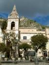 Sicily / Sicilia - Taormina (Messina province): Piazza 9 Aprile - Chiesa di San Giuseppe / St John's Church (photo by Cornelia Schmidt)