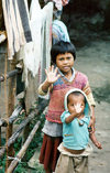 Sikkim - Gangtok: children waving - photo by G.Frysinger
