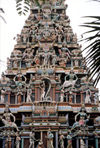 Singapore: Hindu Temple - gopura - rising tower at the entrance of the temple, stylized pyramid representing the sacred Himalayan mountain peaks - Mandir (photo by S.Lovegrove / Picture Tasmania)