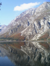 Slovenia - Lake Bohinj: reflection - periglacial lake - photo by R.Wallace