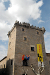 Spain / Espaa - vila: Guzmanes tower - Torren de los Guzmanes - Sala de Exposiciones  (photo by M.Torres)
