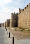 Spain / Espaa - vila: endless medieval walls - ramparts - murallas - muralhas (photo by M.Torres)