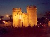 Spain / Espaa - Extremadura - Badajoz (Extremadura) / BJZ :the city gates by night (photo by Miguel Torres)