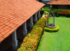 Colombo, Sri Lanka: garden courtyard with the house's original stone well - Dutch Period Museum - Pettah - photo by M.Torres