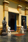 Colombo, Sri Lanka: Gangaramaya Temple - Chinese lions and divinities - Slave island - photo by M.Torres