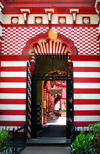 Colombo, Sri Lanka: striped and checkered entrance - Jami-Ul-Alfar Mosque - Pettah - photo by M.Torres