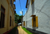 Galle, Southern Province, Sri Lanka: walking to the Aurora bastion - Pedlar st. - Old Town - UNESCO World Heritage Site - photo by M.Torres