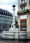 Switzerland / Suisse / Schweiz / Svizzera - Biel / Bienne (Bern canton): fountain in the central square - Zentralplatz und Springbrunnen - photo by M.Torres