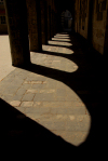 Damascus / Damaskus - Syria: St. Paul's Greek Catholic church - arcade - shadows - photo by M.Torres