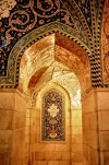 Damascus / Damaszek: Sayyida Ruqqaya mosque interior - niche - tiles - photo by J.Kaman