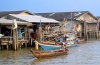 Thailand - Chumpon (Chumpon province): life on the water (photo by Ben Jackson)