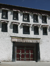 Tibet - Lhasa: Potala Palace - gate and white facade - photo by M.Samper