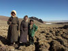 Tibet - Lake Namtso: trio of Tibetan girls (photo by P.Artus)