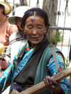 Tibet - Lhasa: street performer (photo by P.Artus)