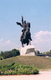 Tiraspol, Transdniestr republic / PMR - Moldova: equestrian statue of Russian field marshal Suvorov - Alexander Vasilyevich Suvorov, Count Suvorov of Rymnik, Russian general - photo by M.Torres