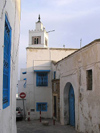 image of Tunisia - Sidi Bou Said: minaret - mosque - narrow alley (photo by J.Kaman)