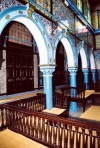 Tunisia - Jerba Island - Erriadh / Er Riadh / Hara Seguira: El-Ghriba / the Stranger synagogue - arches (photo by M.Torres)
